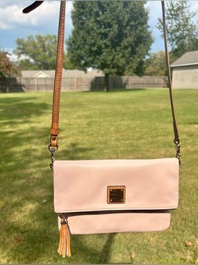Dooney & Bourke Blush Florentine Foldover Zip Crossbody EUC